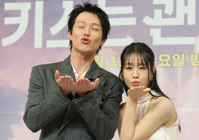 '키괜' 장기용X안은진 "우리 커플? 섹시·귀여움 다 있어…100점 케미"