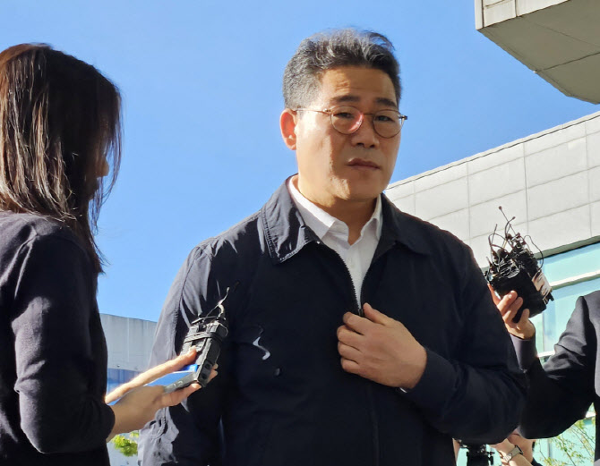 백해룡 "마약운반책 진술 번복은 자기방어·변호 활동"
