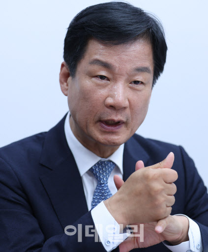 與박균택 "'18년째 동결' 국선전담변호사 보수 인상 나설 것"