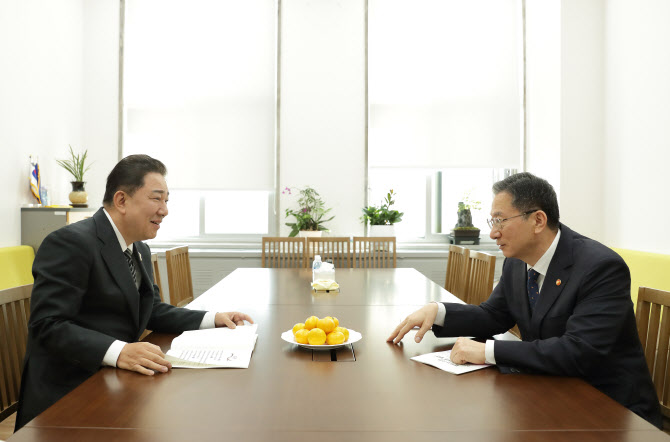 법무장관, 김병기·추미애에 간첩죄 개정·독립몰수제 도입 요청