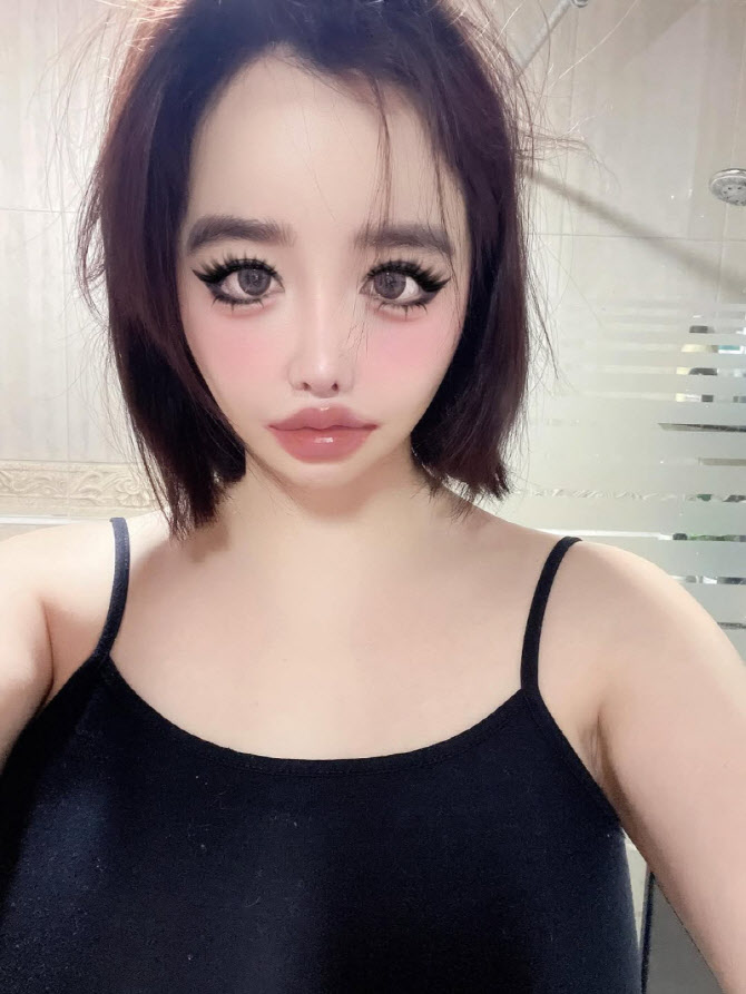 박봄, 건강이상설 일축 "원래부터 완전 괜찮아"