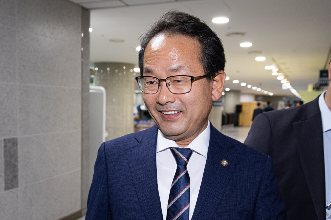 AI '쩐의 전쟁'…與, 기업 ‘펀드운용사' 허용 카드 만지작