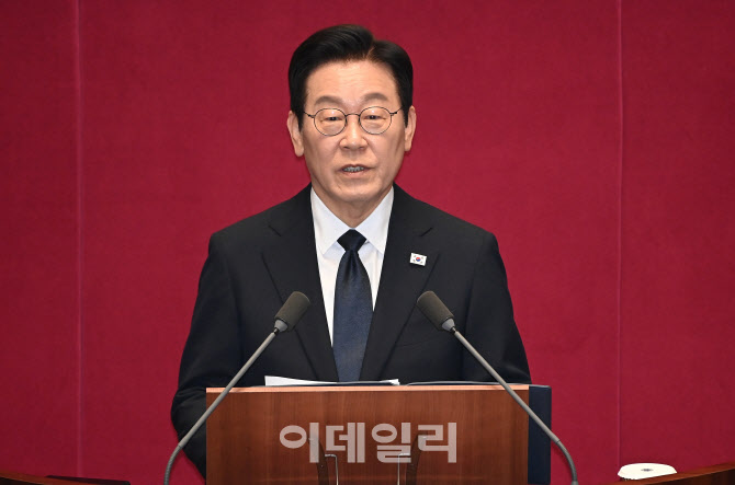 이코노미스트 "李대통령, 실용주의 외교로 국익 효과적으로 옹호"