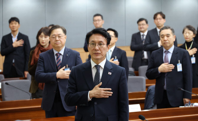 산업계 "온실가스 목표 상당한 부담…실질 지원책 필요"