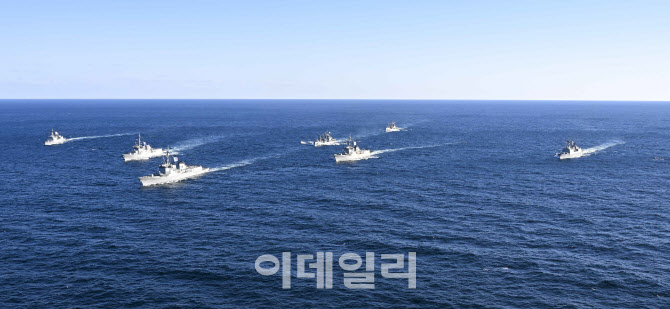 해군, 첫 함대급 기동훈련…해상기반 3축체계 핵심 전력 검증