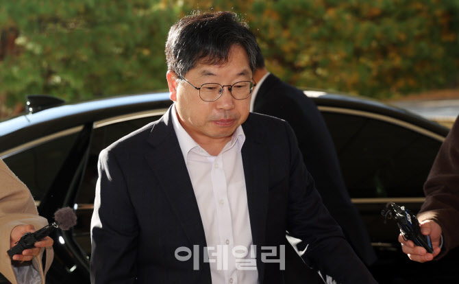 노만석 검찰총장 대행, 사퇴 압박 속 연가…거취 고심