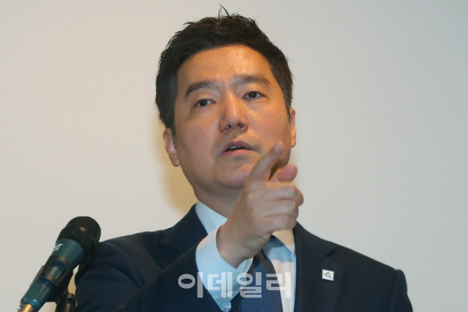'장사의신' 은현장에 고소 당한 김세의, 경찰 조사 출석