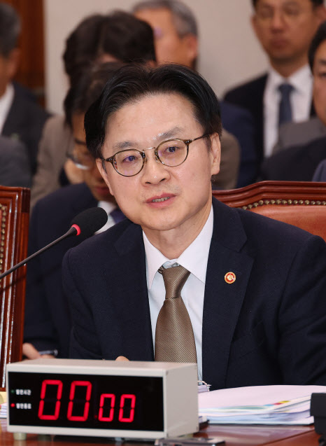 산업장관 “2035 NDC 큰 부담 사실…산업계 적응 지원 있어야”
