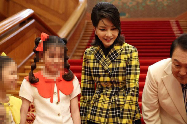 김건희 측 "'디올 재킷'은 직접 구매한 옷"
