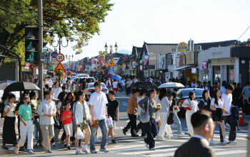 “금관 보러 왔어요”…APEC 이후 경주 外 관광객 36% 증가