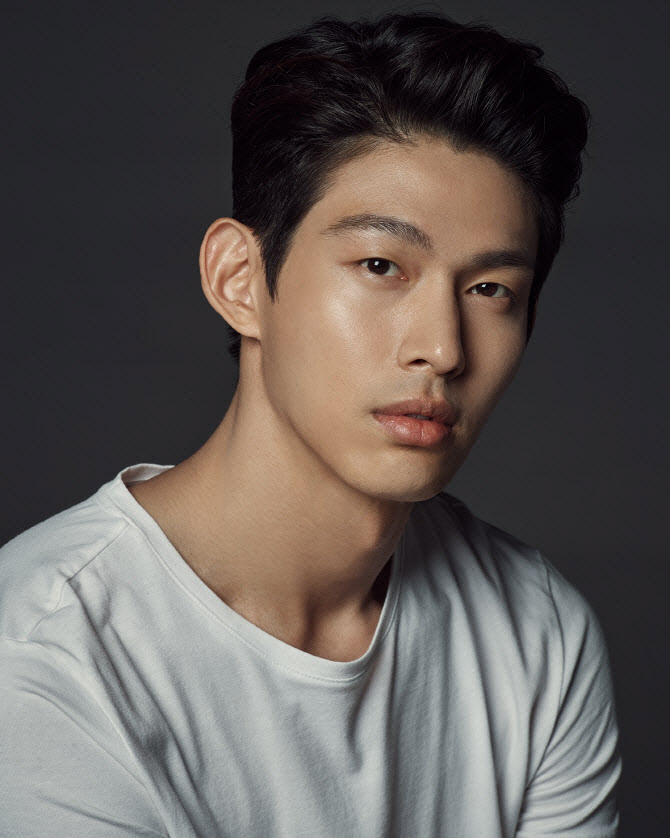 “사소한 다툼”이라던 UN 최정원, 스토킹 혐의로 檢 송치