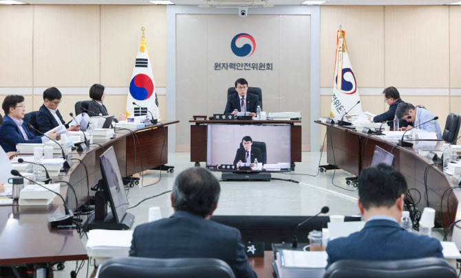 고리 원전 2호기 수명연장 "인허가 기간 손실 아쉬워"