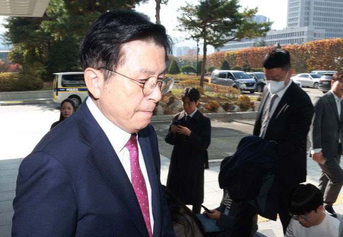 '내란선동 혐의' 황교안 구속 심사 종료…"선동으로 모는것 너무해"