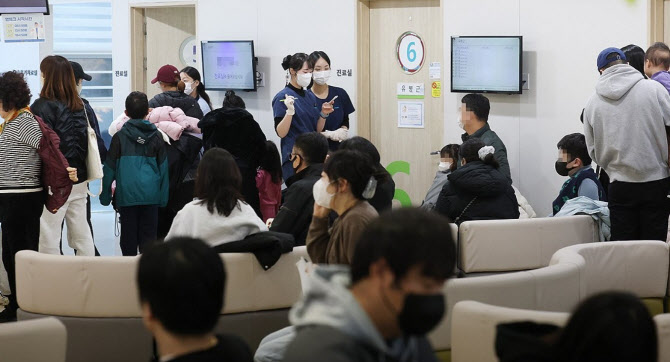 환절기 독감 환자 급증…“예방접종하고 마스크 쓰세요”