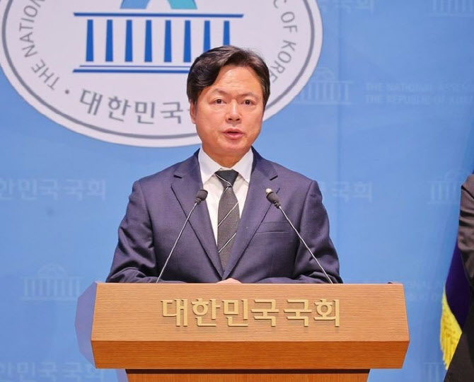 與 “한미 팩트시트는 국익시트…국힘, ‘비판 위한 비판’ 모순”