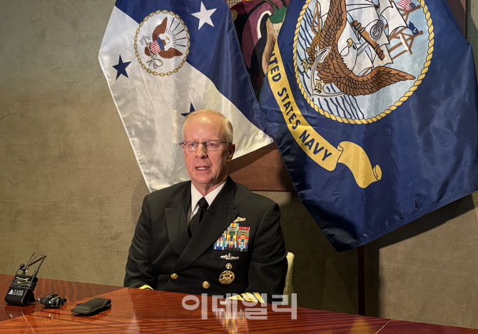 美 해군총장 "韓 핵잠으로 글로벌 해군 도약…中 억제에 기여"