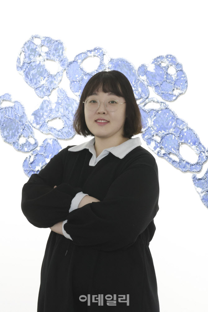 "물의 순환에 담은 다양성…겹겹이 쌓고 깎았죠"