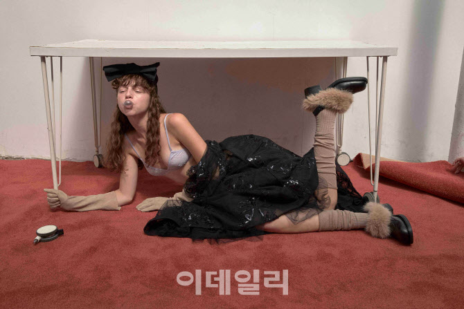 코오롱FnC 슈콤마보니, ‘퍼·볼륨’ 강화 슈즈 라인 선봬