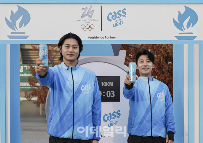 [포토]오상욱-곽윤기 '올림픽데이런 2025' 공식 후원 브랜드 카스 라이트와 함께