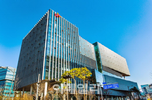 [단독] SKT, 사옥 매각 임차료까지 성과급 산정서 제외 추진
