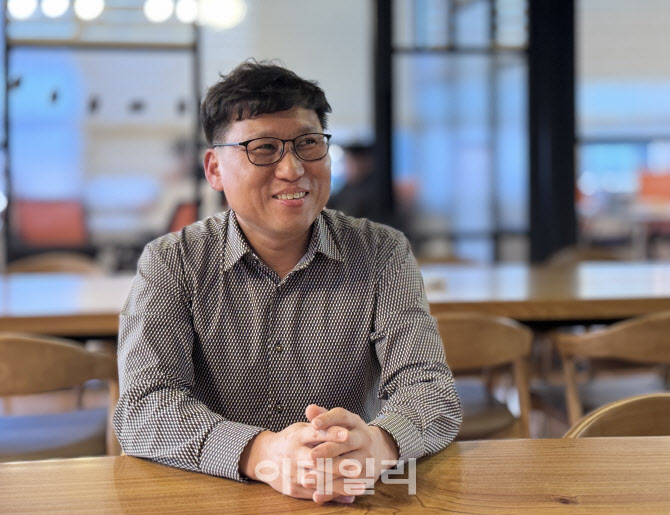 인터엑스, 제조특화 AI로 중기부 장관상…‘AI 에이전트 전쟁’ 시대”