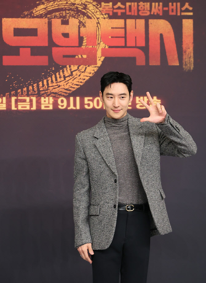 '모범택시3' 이제훈 "시즌3도 사랑받을 거라 확신…재미로 보답할 것"