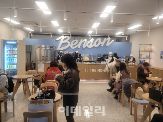 “커피 먹으러 왔다가 아이스크림에 반해”…벤슨 팝업 가보니