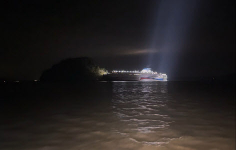 김민석 총리, 여객선 좌초에 "가용 가능한 모든 선박 투입해 승객 구조"