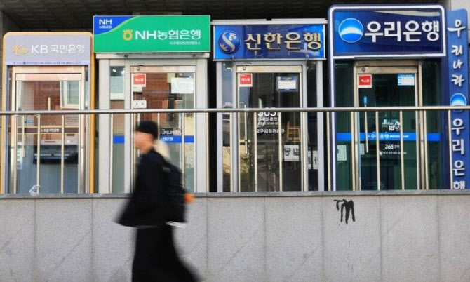 국내은행, 3분기 순이익 '역대 최대'…이자로만 44.8조