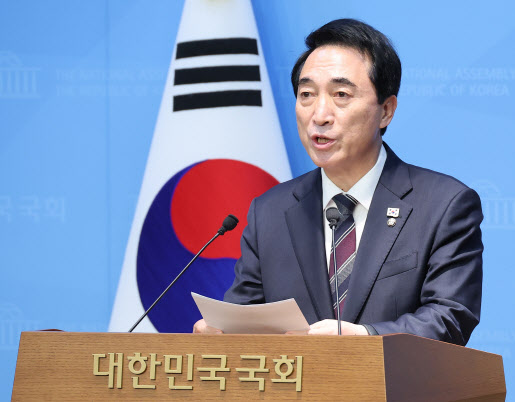 與 "패트 사건, 구형보다 현격히 낮은 형량 유감…6년이나 걸려"