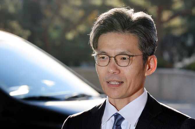 '항소포기 관여' 박철우 중앙지검장 "구성원 반발 이해"