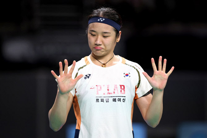 최휘영 장관 `시즌 10승` 안세영 축전…“韓배드민턴 저력 보여줘”