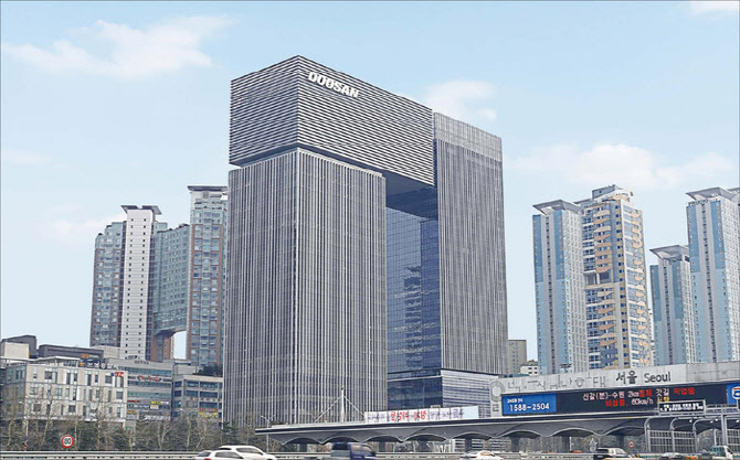두산연강재단, 두산꿈나무 장학생에 5억원 전달