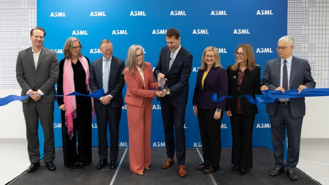 ASML, 미국서 EUV 인력 양성…불붙는 미국 반도체 제조