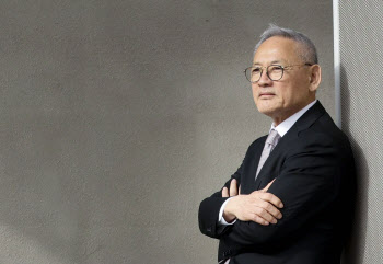 유인촌 전 장관, 故이순재 추모…“마지막까지 불태운 훌륭한 배우”