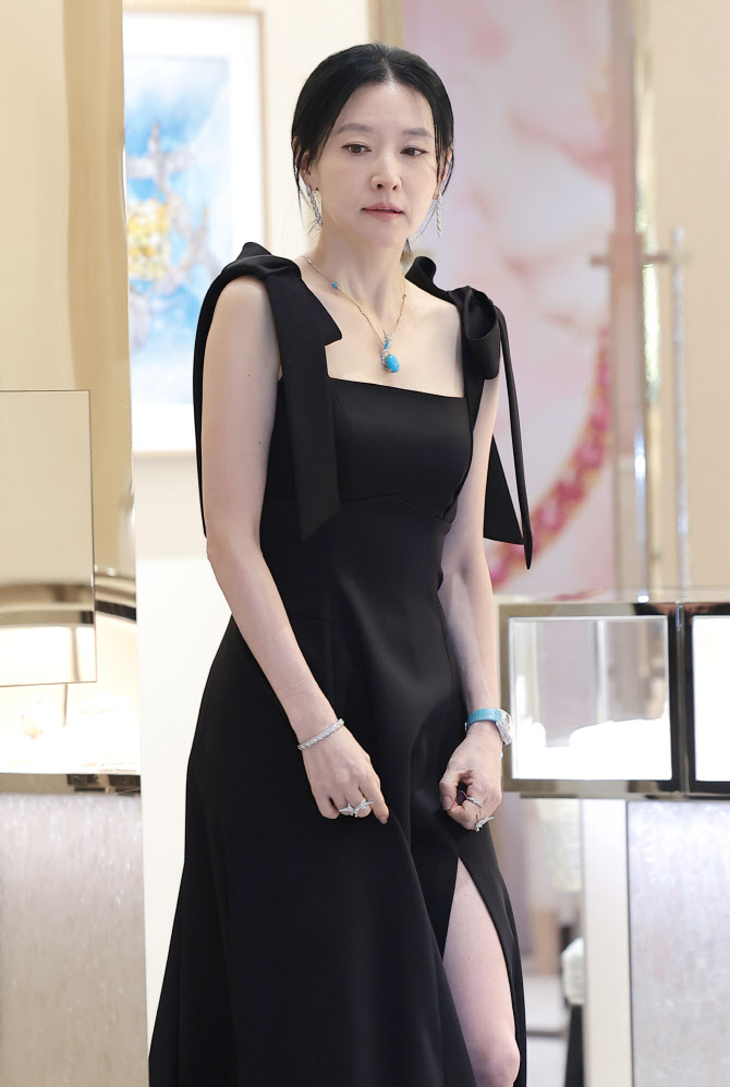 이영애, 시선을 멈추게 하는 아름다움