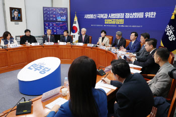 대법원장 인사권 뺏고, 대법관 수임도 막는다…與, 직격 입법 '윤곽'