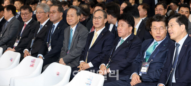 [포토]한자리에 모인 굼융지주사 회장들