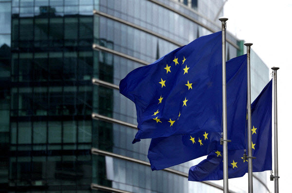 EU CBAM 본격 시행 한달 앞으로…철강업계 부담 더 커진다