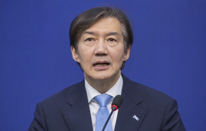 '돈봉투 부스럭 소리'…조국 "한동훈, 노웅래에 사과해야"