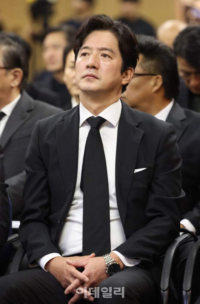 [포토] 고 이순재 애도하는 정준호
