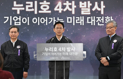 李대통령 "가슴 벅차"…누리호 4차 발사 축하