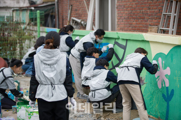 SPC 비알코리아, 대전 지역아동센터 벽화 봉사 진행