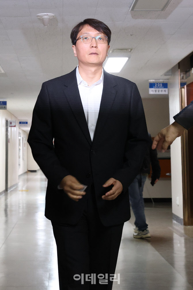 [포토]긴급 관계부처 장관회의에 온 박대준 쿠팡 대표이사
