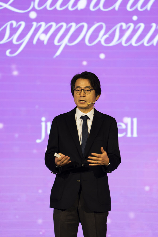 도프, 쥬브아셀로 메디컬 에스테틱 진화...‘피부 안정·기능 회복 모두 챙겨’