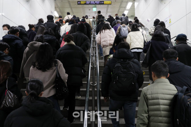 [포토] 서울 지하철 1~8호선 준법운행 돌입