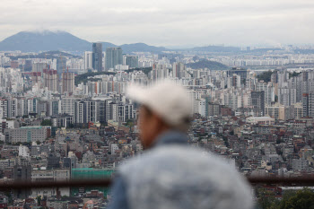 “전세가 없어요”…집 구하기 전쟁 ‘경기’까지 번졌다