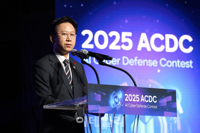 [포토]ACDC 축사하는 배경훈 부총리