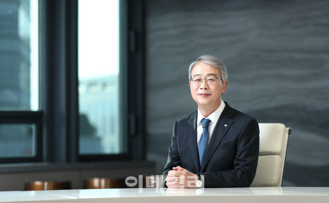 우리금융, 차기 회장 숏리스트…임종룡·정진완·외부 2명 등 4명