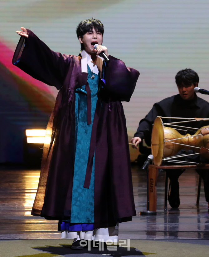 [포토] 국악인 김준수 '이데일리 문화대상' 공연